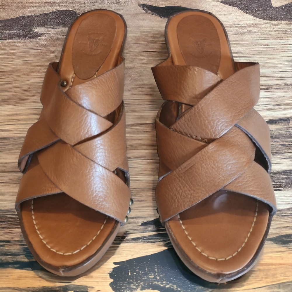 Frye Thomasville Sz 9 Tan Leather Crisscross Woven Studded Wedge Clog Sandals